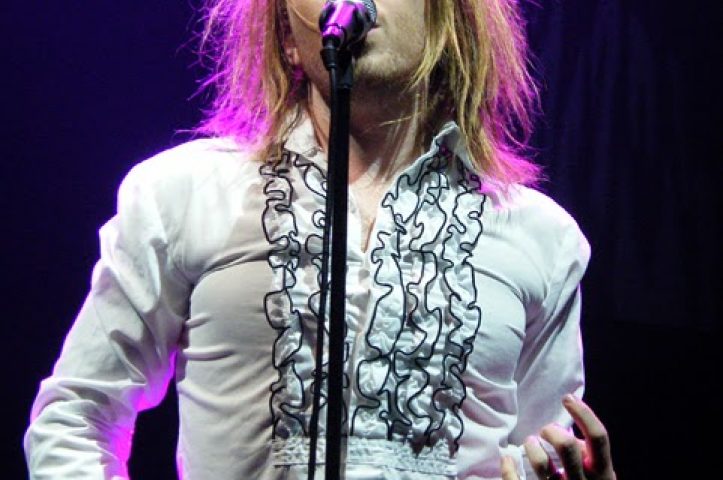  Comedian Tim Minchin to star in Robin Hood